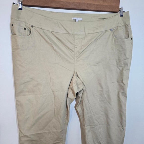 Pants - Woman Within beige khaki capri pants size 34W / 4X – Plus size cotton